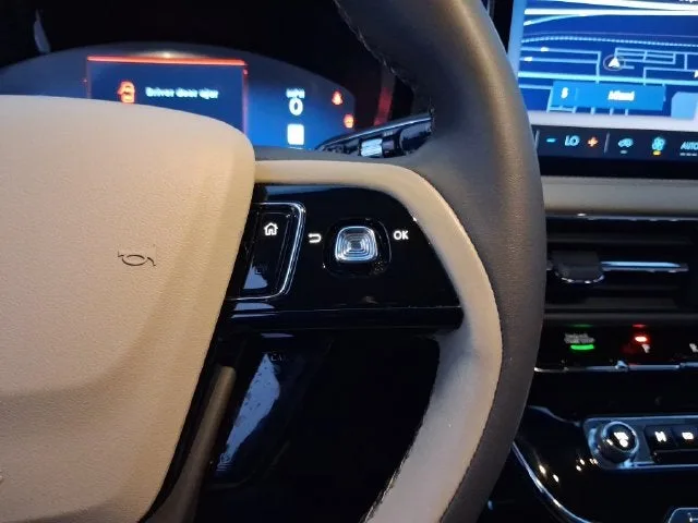 2024 Lincoln Corsair Premiere photo 18