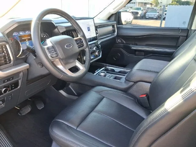 2024 Ford Expedition XLT photo 10