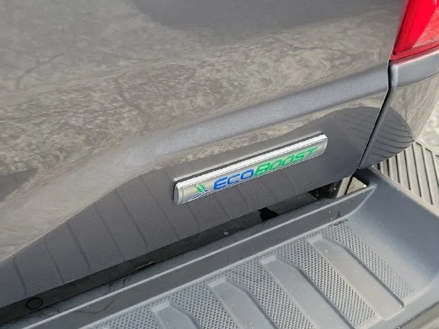 2023 Ford F-150 Lariat photo 6