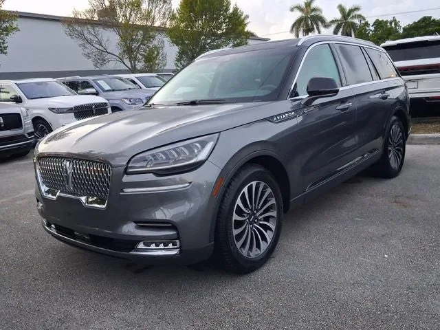 2021 Lincoln Aviator Reserve Premium photo 2
