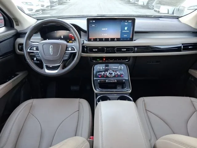 2023 Lincoln Nautilus Standard photo 7
