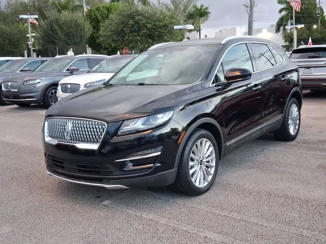2019 Lincoln MKC Standard photo 2