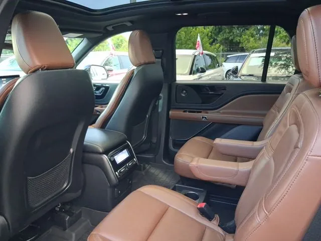 2023 Lincoln Aviator Reserve Premium photo 5