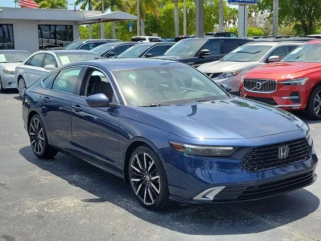 2024 Honda Accord Hybrid Touring photo 2