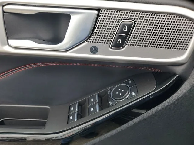 2023 Ford Explorer ST-Line photo 21