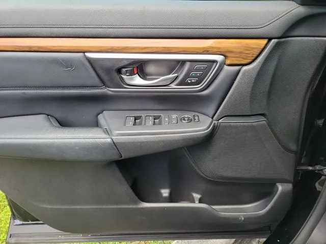 2017 Honda CR-V Touring photo 13