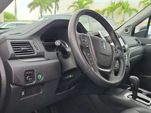 2017 Honda Pilot EX-L photo 8