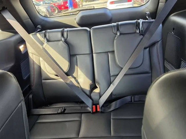 2023 Ford Explorer ST-Line photo 11
