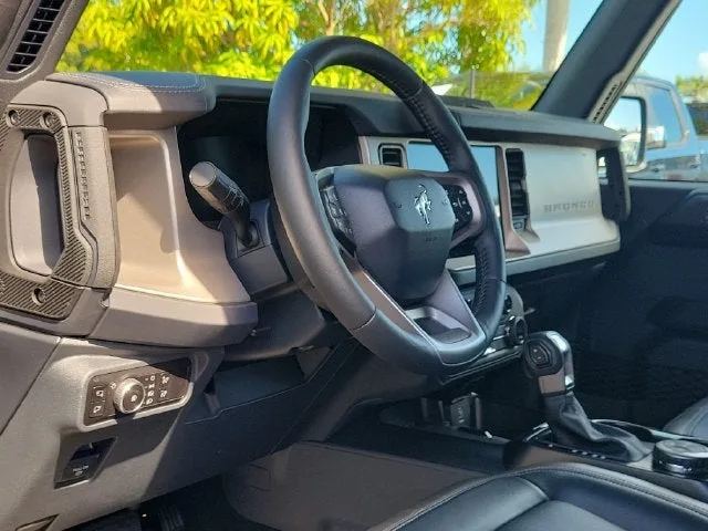 2025 Ford Bronco Outer Banks photo 9