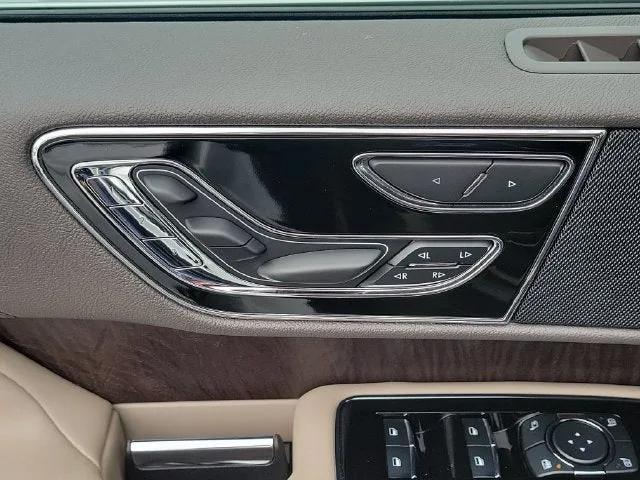 2023 Lincoln Navigator Reserve photo 17