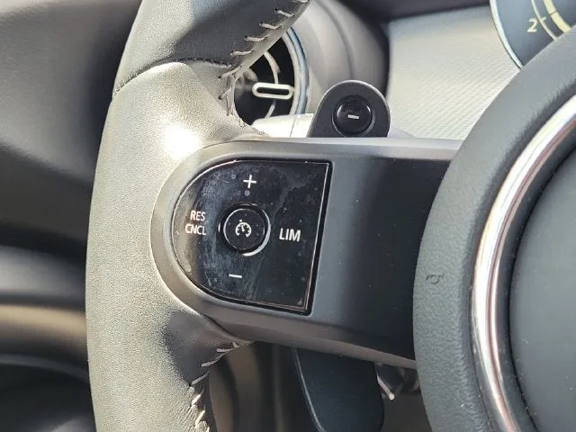 2023 MINI Cooper S Signature photo 20