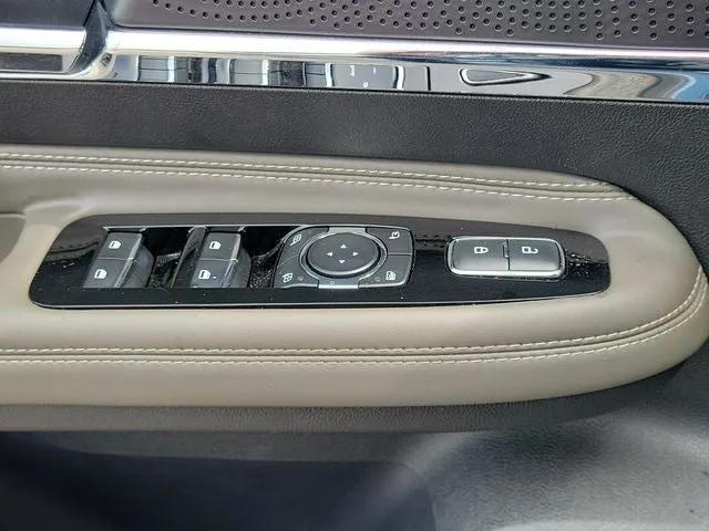 2024 Lincoln Corsair Premiere photo 18