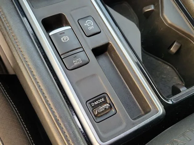 2022 Nissan Pathfinder SL photo 26