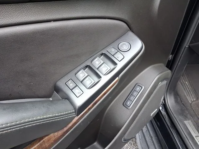 2019 Chevrolet Tahoe LT photo 14