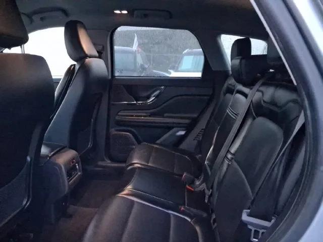 2022 Lincoln Corsair Standard photo 6
