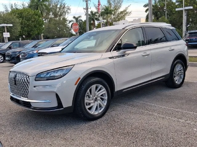 2023 Lincoln Corsair Standard photo 2