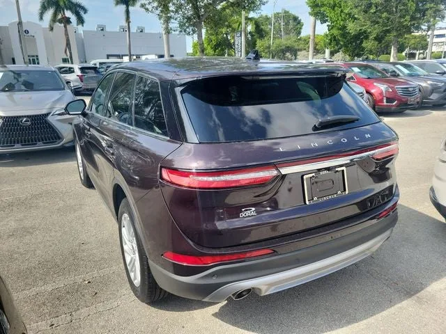 2023 Lincoln Corsair Standard photo 3