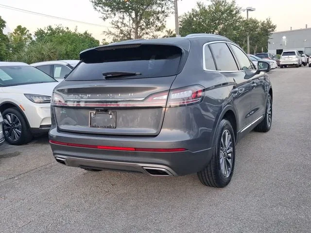 2022 Lincoln Nautilus Standard photo 4