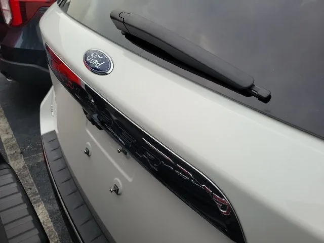 2022 Ford Explorer XLT photo 3
