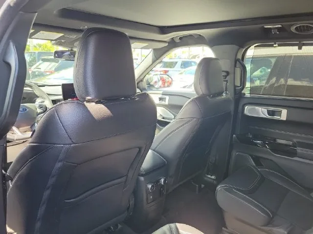 2023 Ford Explorer ST photo 10