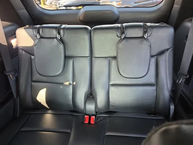 2023 Ford Explorer ST photo 10