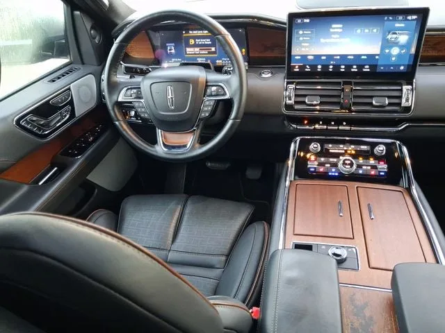 2023 Lincoln Navigator Black Label photo 8
