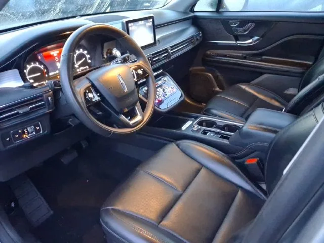 2022 Lincoln Corsair Standard photo 11