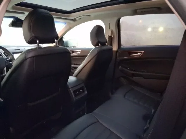 2019 Ford Edge SEL photo 5