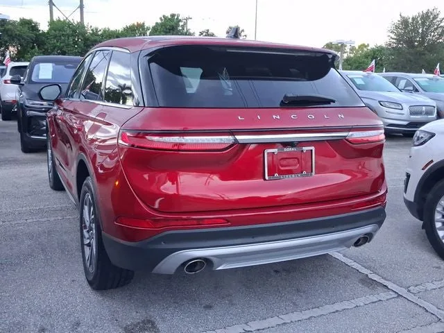2024 Lincoln Corsair Premiere photo 3
