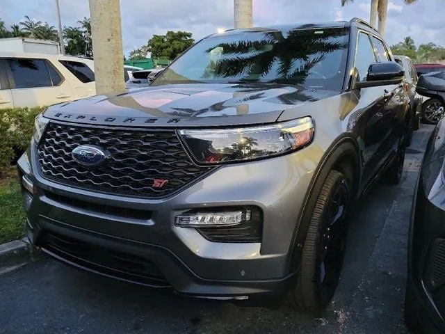 2023 Ford Explorer ST photo 34