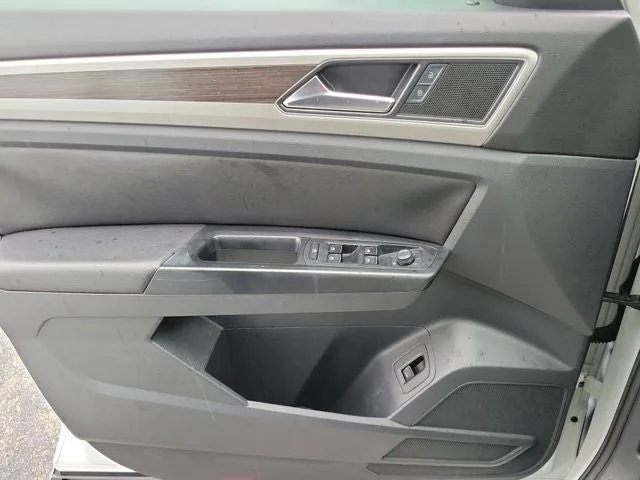 2019 Volkswagen Atlas 3.6L V6 SEL R-Line R-Line photo 15