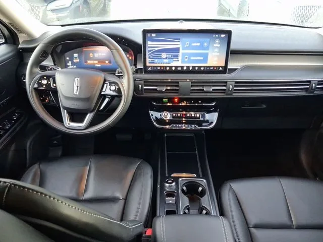2023 Lincoln Corsair Standard photo 7
