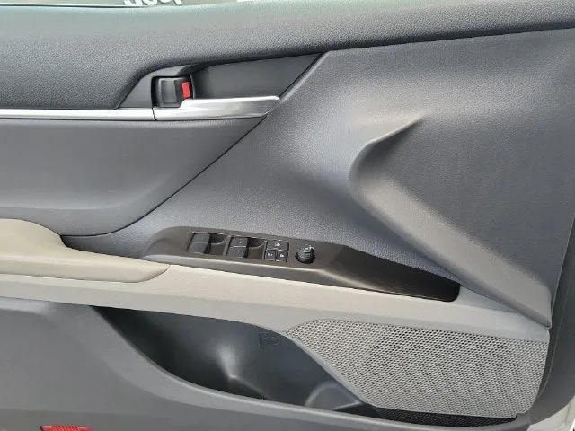 2022 Toyota Camry LE photo 15