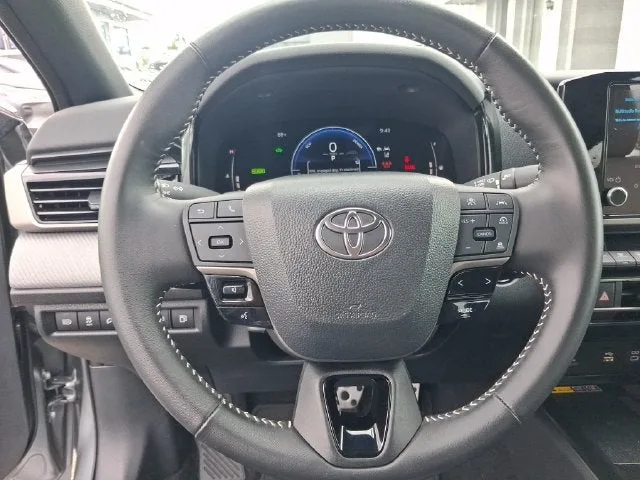 2026 Toyota Camry SE photo 15