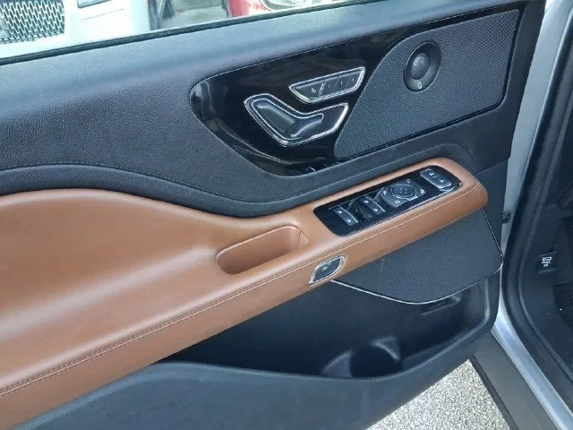 2023 Lincoln Aviator Reserve Premium photo 13