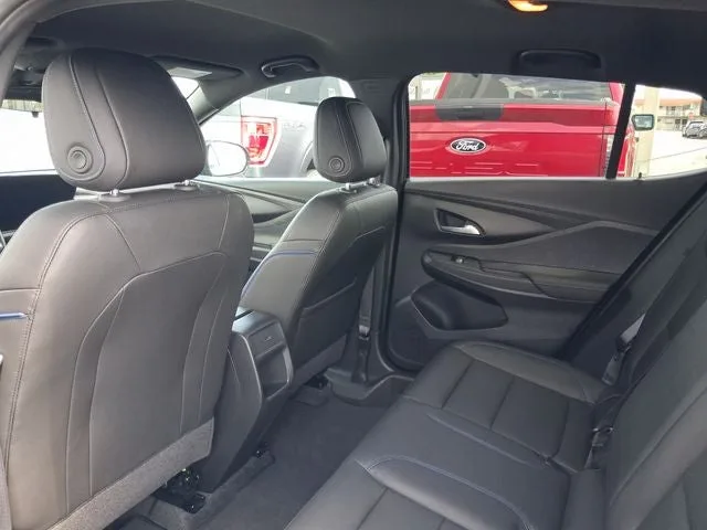 2024 Buick Envista Sport Touring photo 5