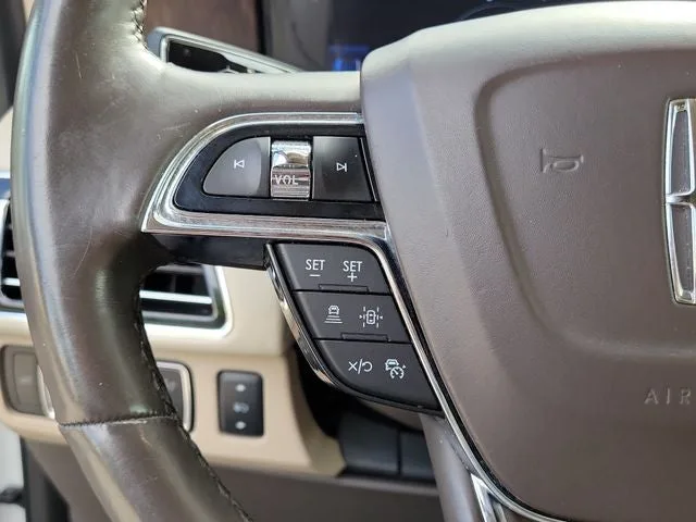 2022 Lincoln Navigator L Reserve photo 22