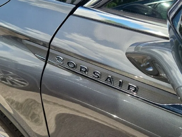 2025 Lincoln Corsair Premiere photo 10