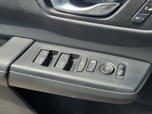 2024 Honda CR-V Hybrid Sport-L photo 16