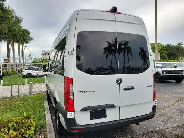 2025 Mercedes-Benz Sprinter 2500 Passenger 144 WB photo 4