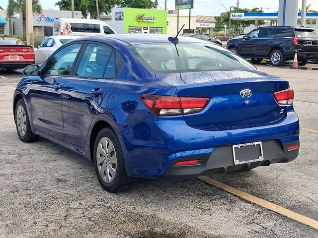2018 Kia Rio S photo 3