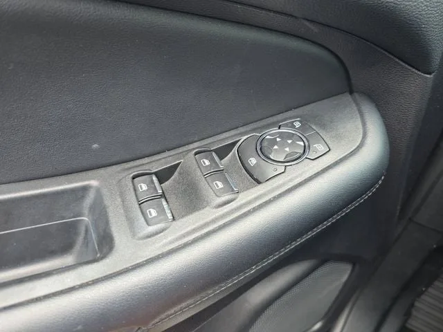 2022 Ford Edge SEL photo 15