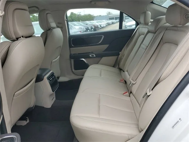 2020 Lincoln Continental Standard photo 6