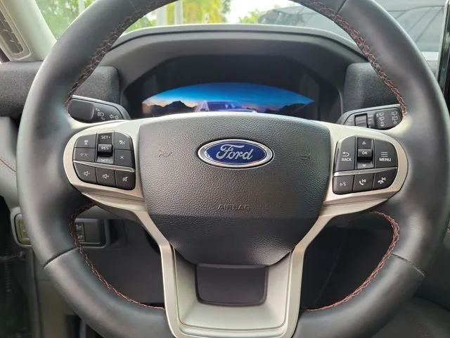 2025 Ford Explorer Active photo 17