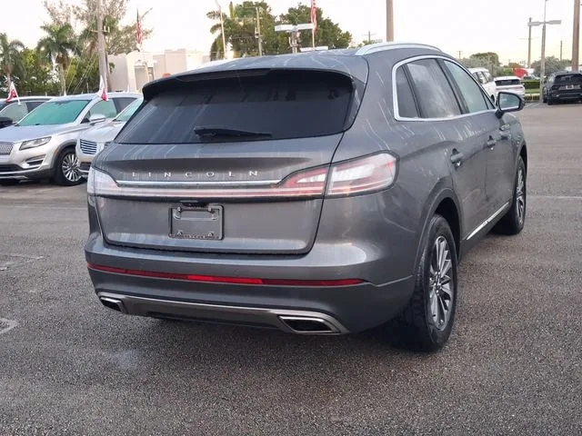 2023 Lincoln Nautilus Standard photo 4