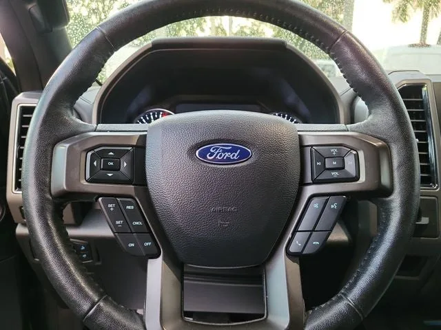 2020 Ford Expedition Max XLT photo 19