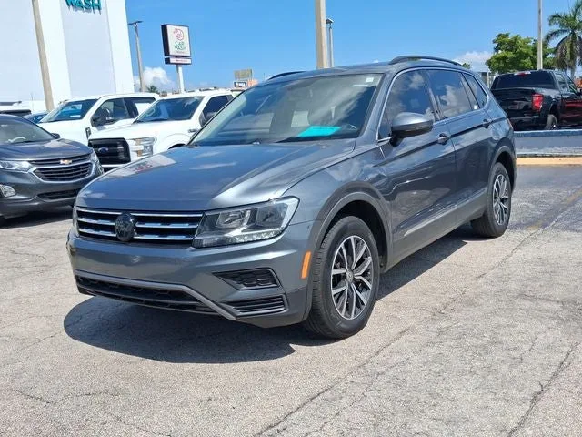 2018 Volkswagen Tiguan 2.0T SE photo 2
