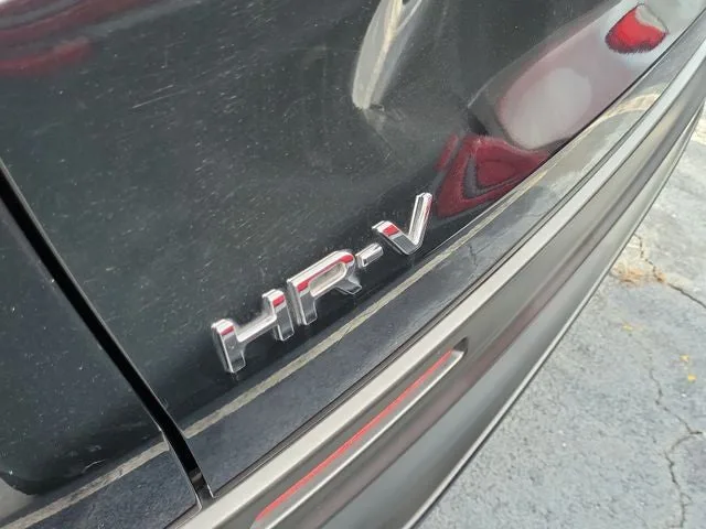 2025 Honda HR-V LX photo 5