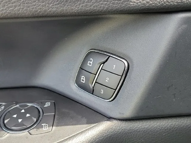 2019 Ford Expedition Limited photo 17