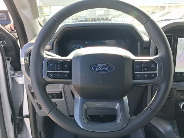 2025 Ford F-150 Lightning XLT photo 15